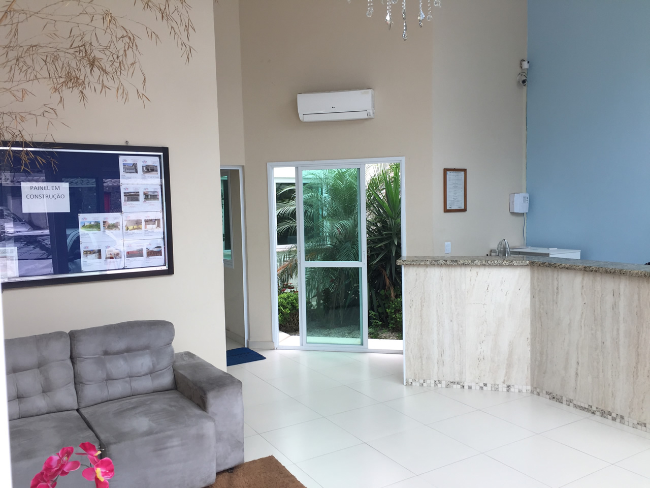 Fachada da imobiliária