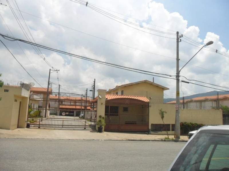 Sobrado em Parada de Taipas, São Paulo
