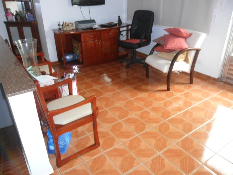 Casa em Perus — foto 4