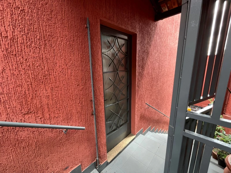Casa em Jardim Britânia — foto 2