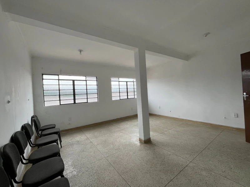 Casa em Jardim Britânia — foto 13