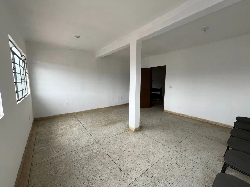 Casa em Jardim Britânia — foto 9